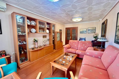 Apartment in Torrevieja, Alicante, Spain 3 bedrooms, 97 sq.m. No. 190011