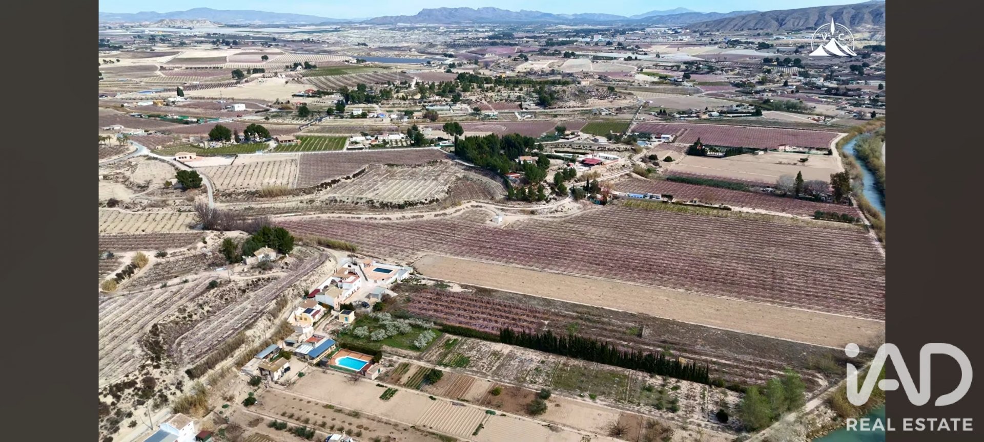 Commercial property in Cieza, Murcia, Spain No. 187773