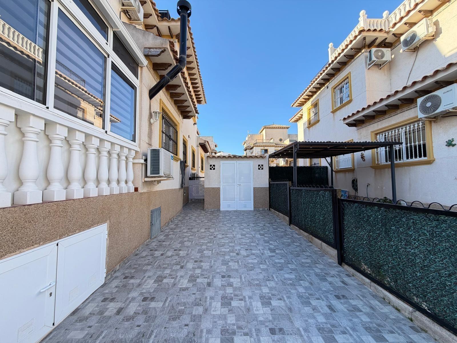 Talo Urbanizacion Las Filipinas, Alicante, Espanja 2 makuuhuonetta, 82 m2 No. 160948