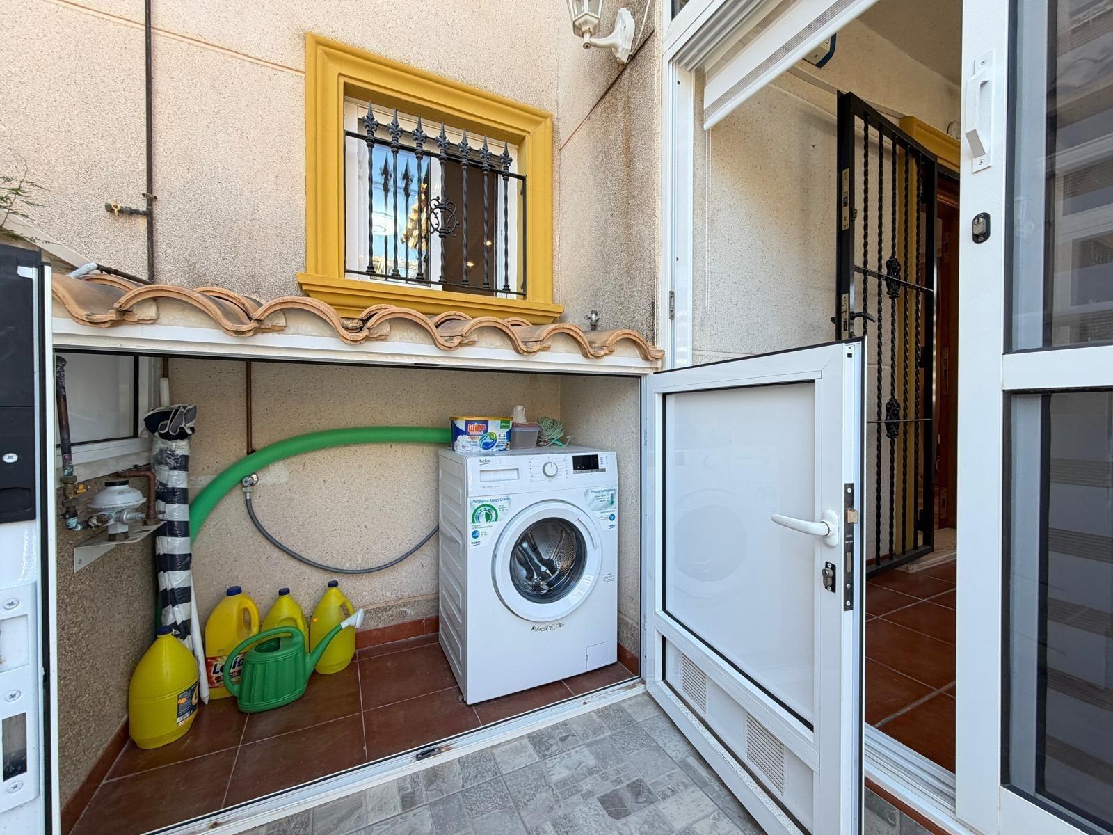 Talo Urbanizacion Las Filipinas, Alicante, Espanja 2 makuuhuonetta, 82 m2 No. 160948