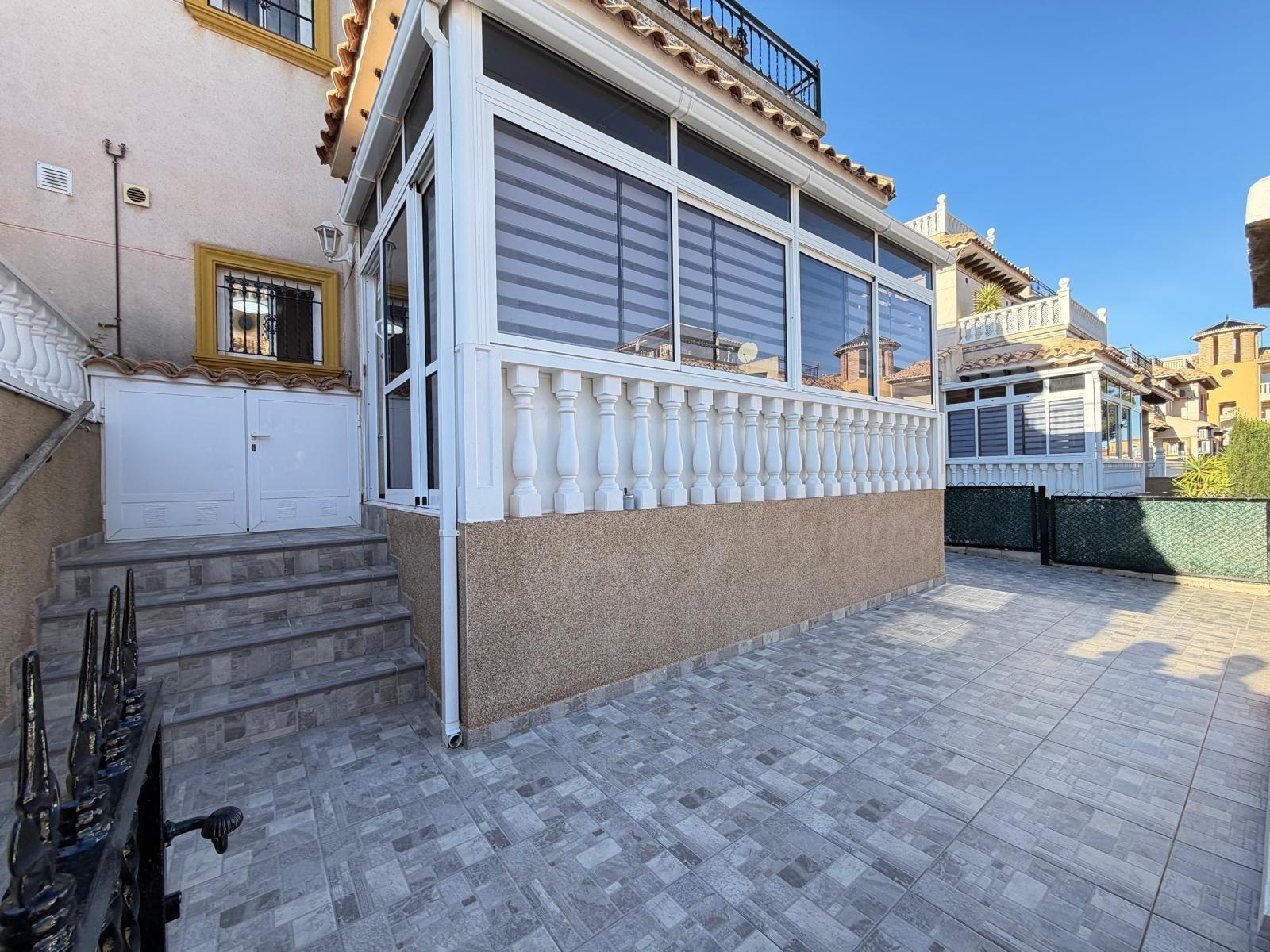 Talo Urbanizacion Las Filipinas, Alicante, Espanja 2 makuuhuonetta, 82 m2 No. 160948