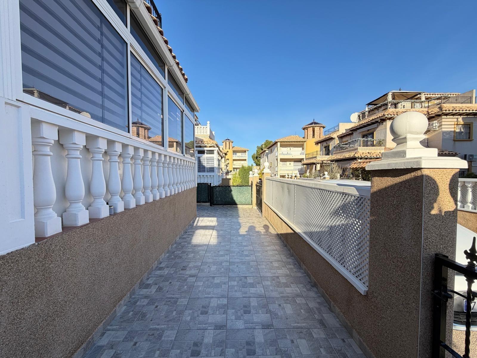 Talo Urbanizacion Las Filipinas, Alicante, Espanja 2 makuuhuonetta, 82 m2 No. 160948