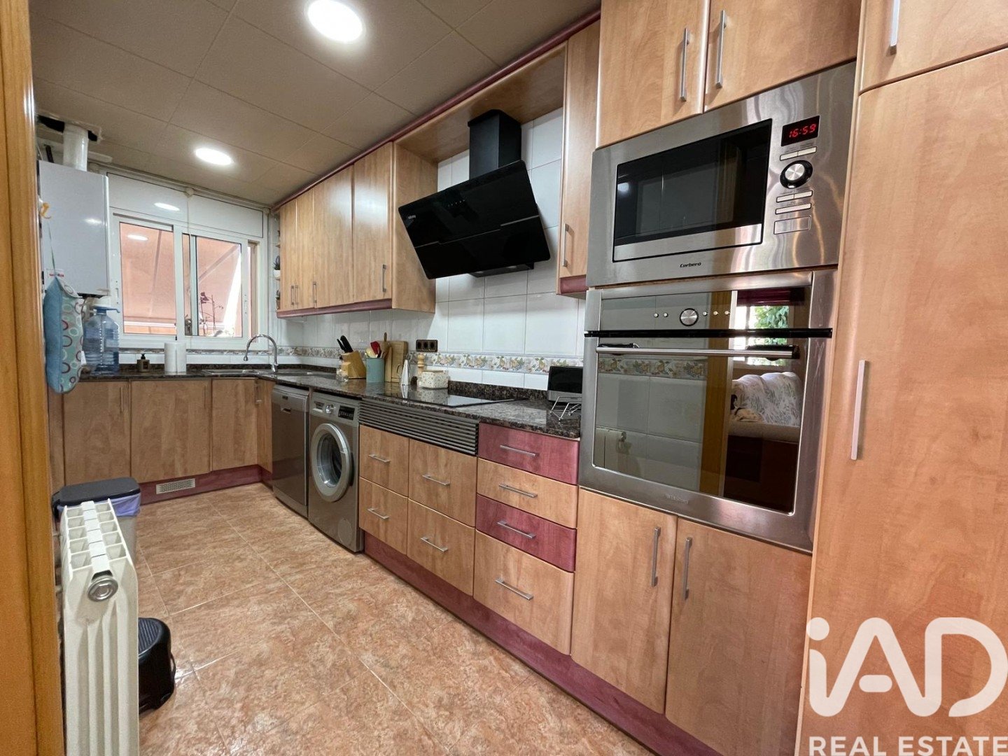 Appartamento a Vilanova i la Geltru, Barcelona, Spagna 4 camere da letto, 107 mq. N° 192076