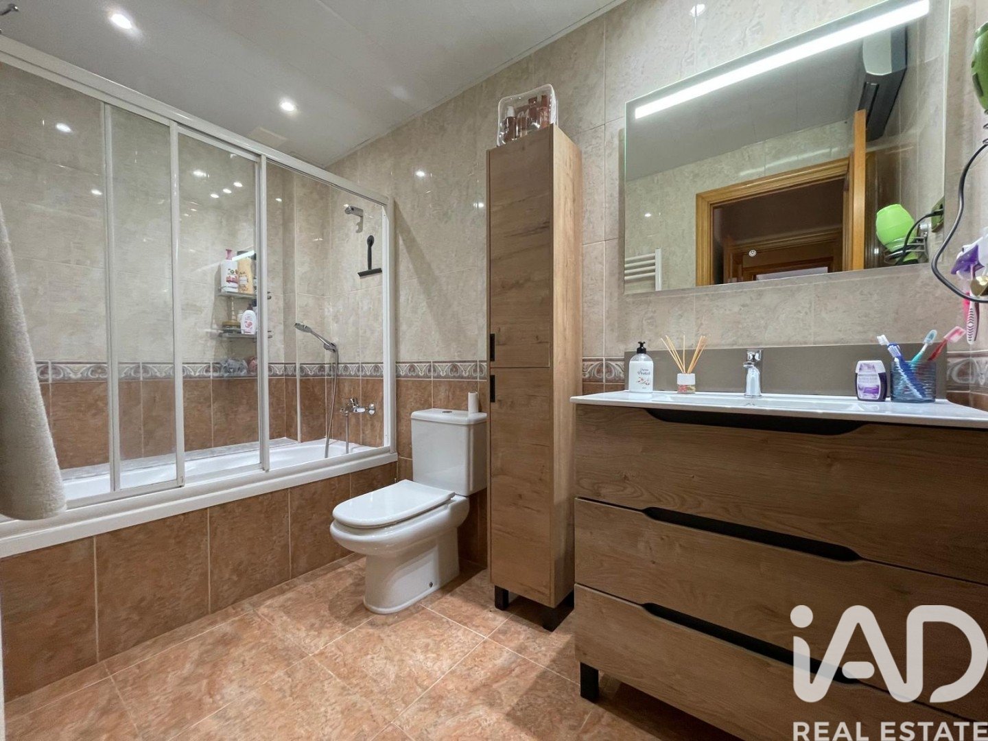 Appartamento a Vilanova i la Geltru, Barcelona, Spagna 4 camere da letto, 107 mq. N° 192076