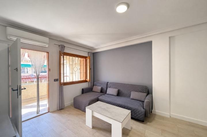 Huoneisto Torrevieja, Alicante, Espanja 73 m2 No. 183045