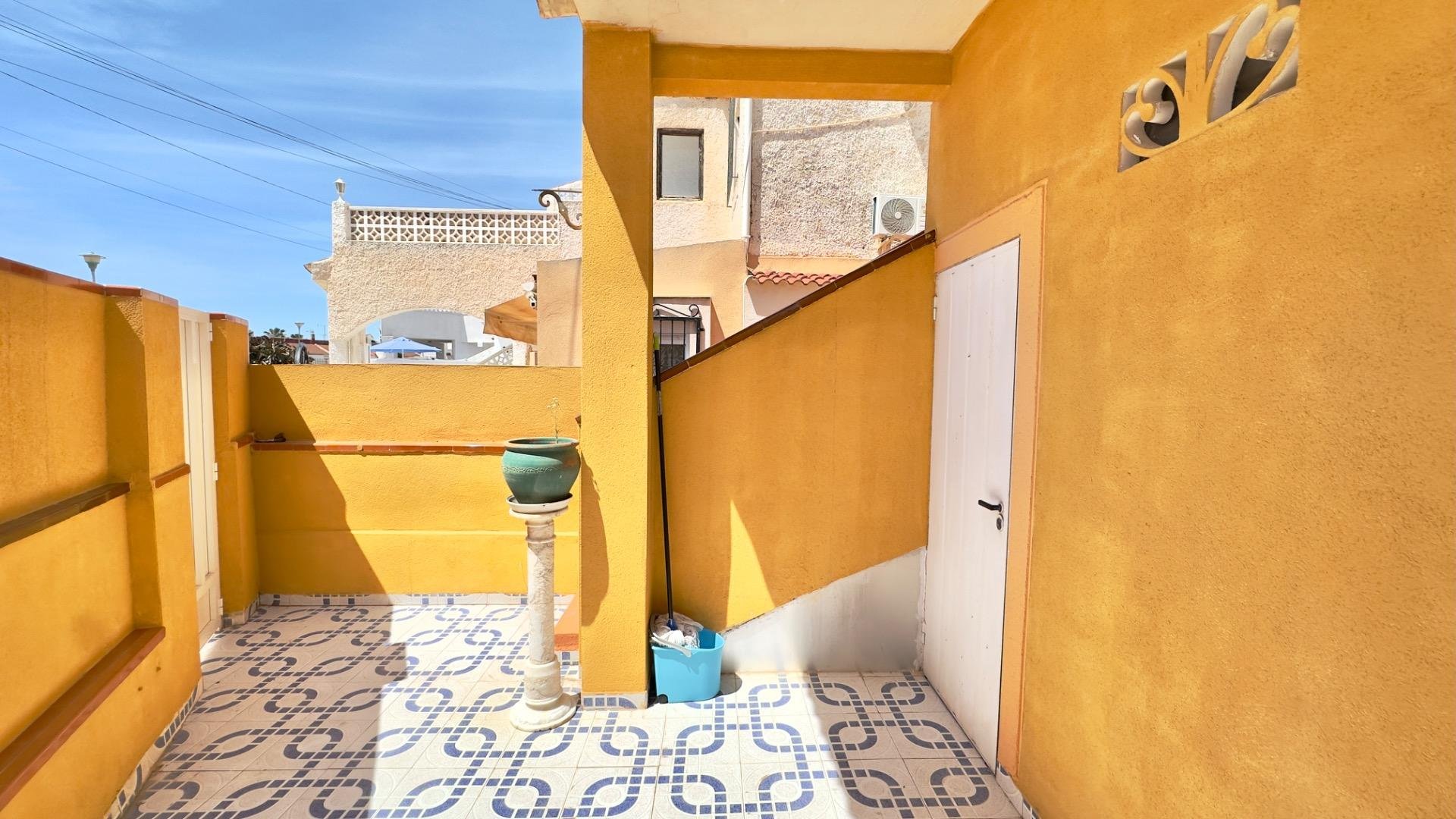 Bungalow in Torrevieja, Alicante, Spain 1 bedroom, 46 sq.m. No. 183043