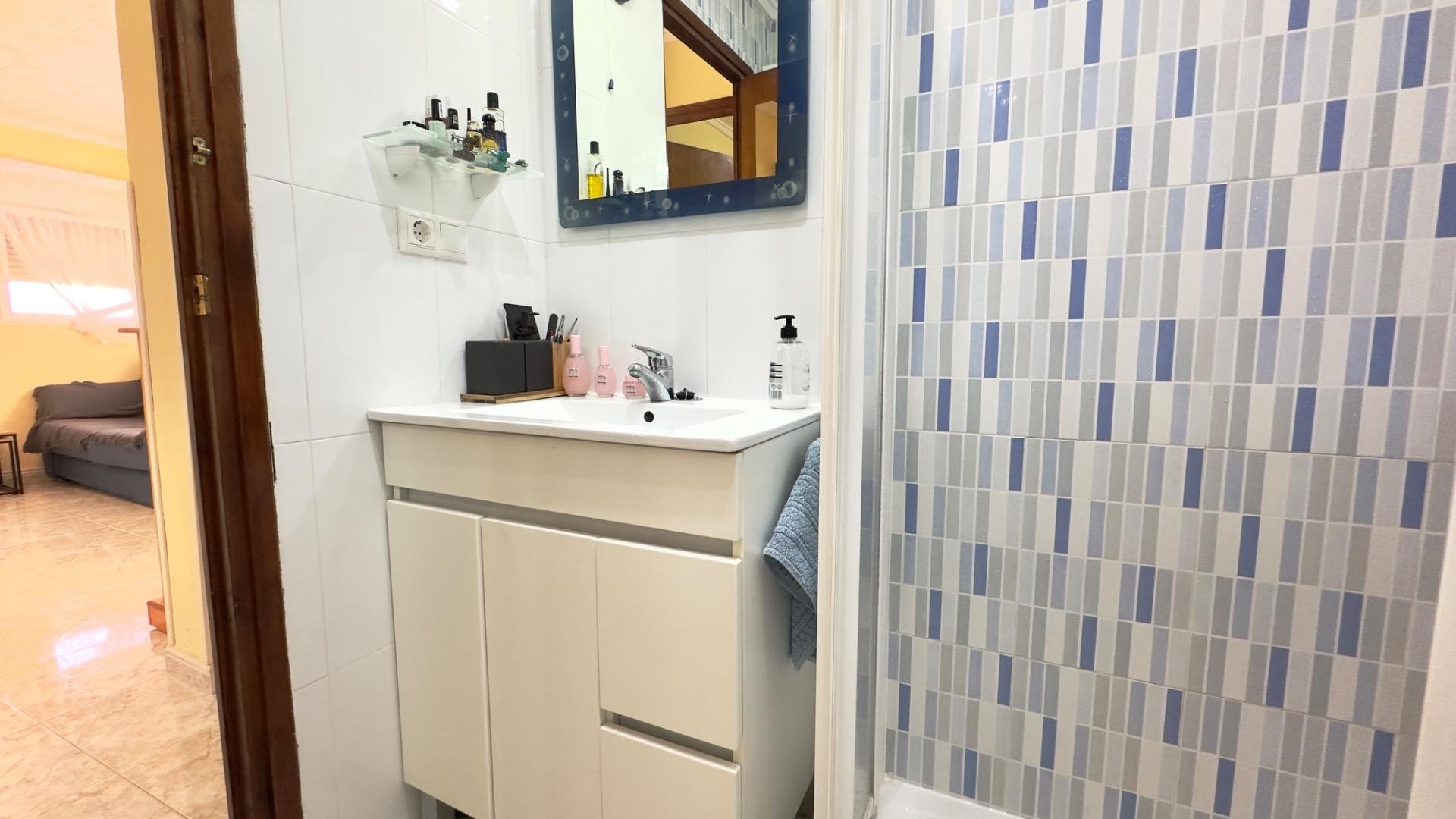Bungalow in Torrevieja, Alicante, Spain 1 bedroom, 46 sq.m. No. 183043