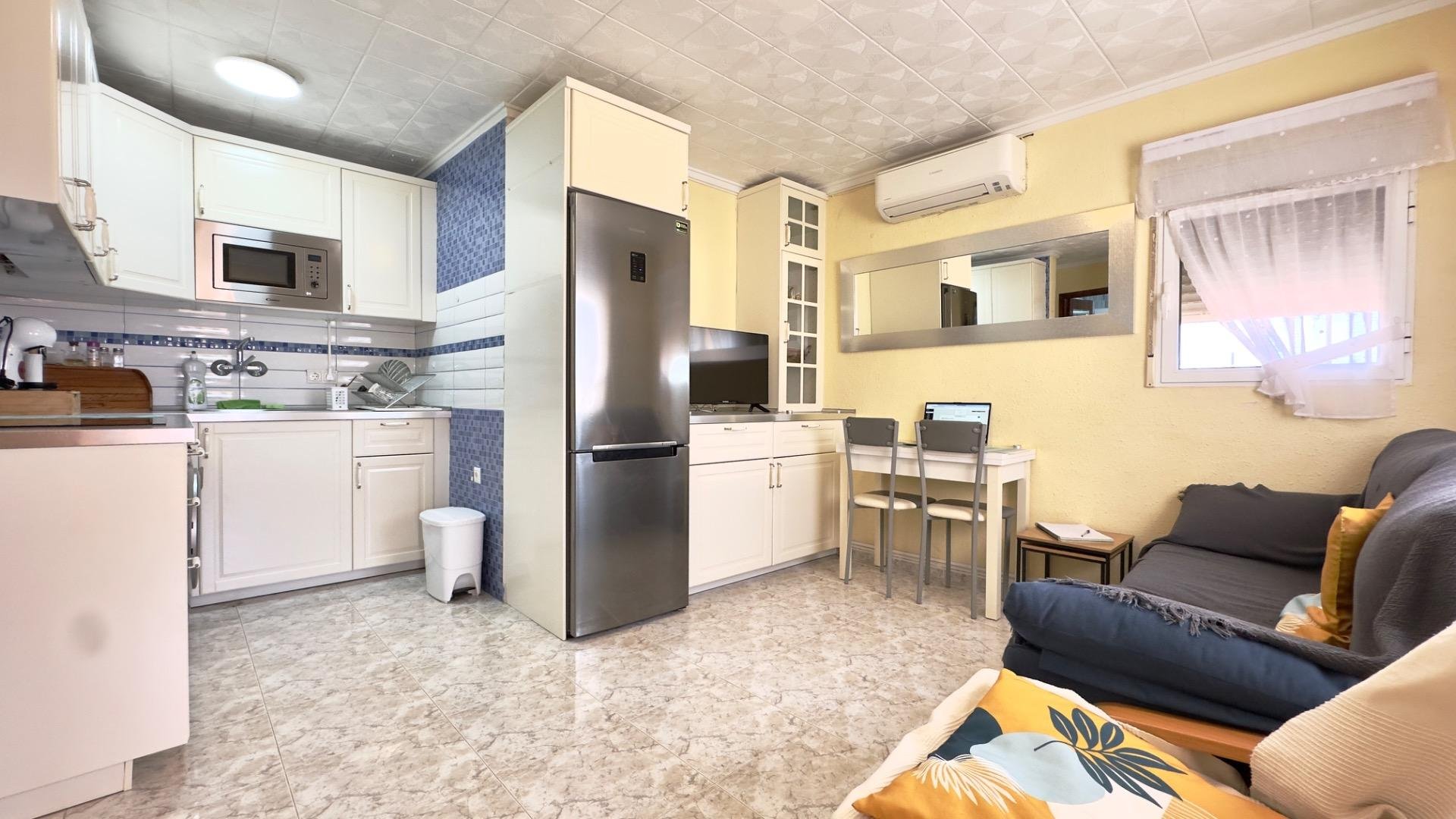 Bungalow in Torrevieja, Alicante, Spain 1 bedroom, 46 sq.m. No. 183043