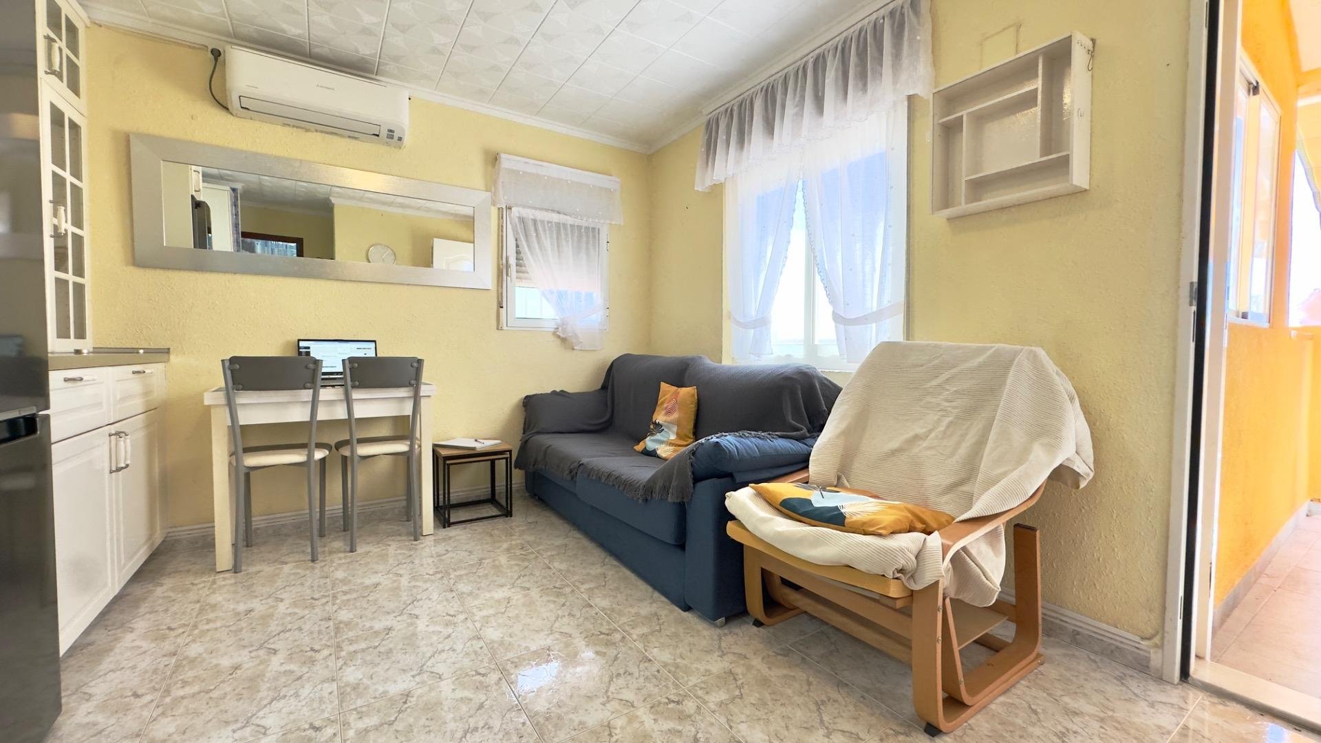 Bungalow in Torrevieja, Alicante, Spain 1 bedroom, 46 sq.m. No. 183043