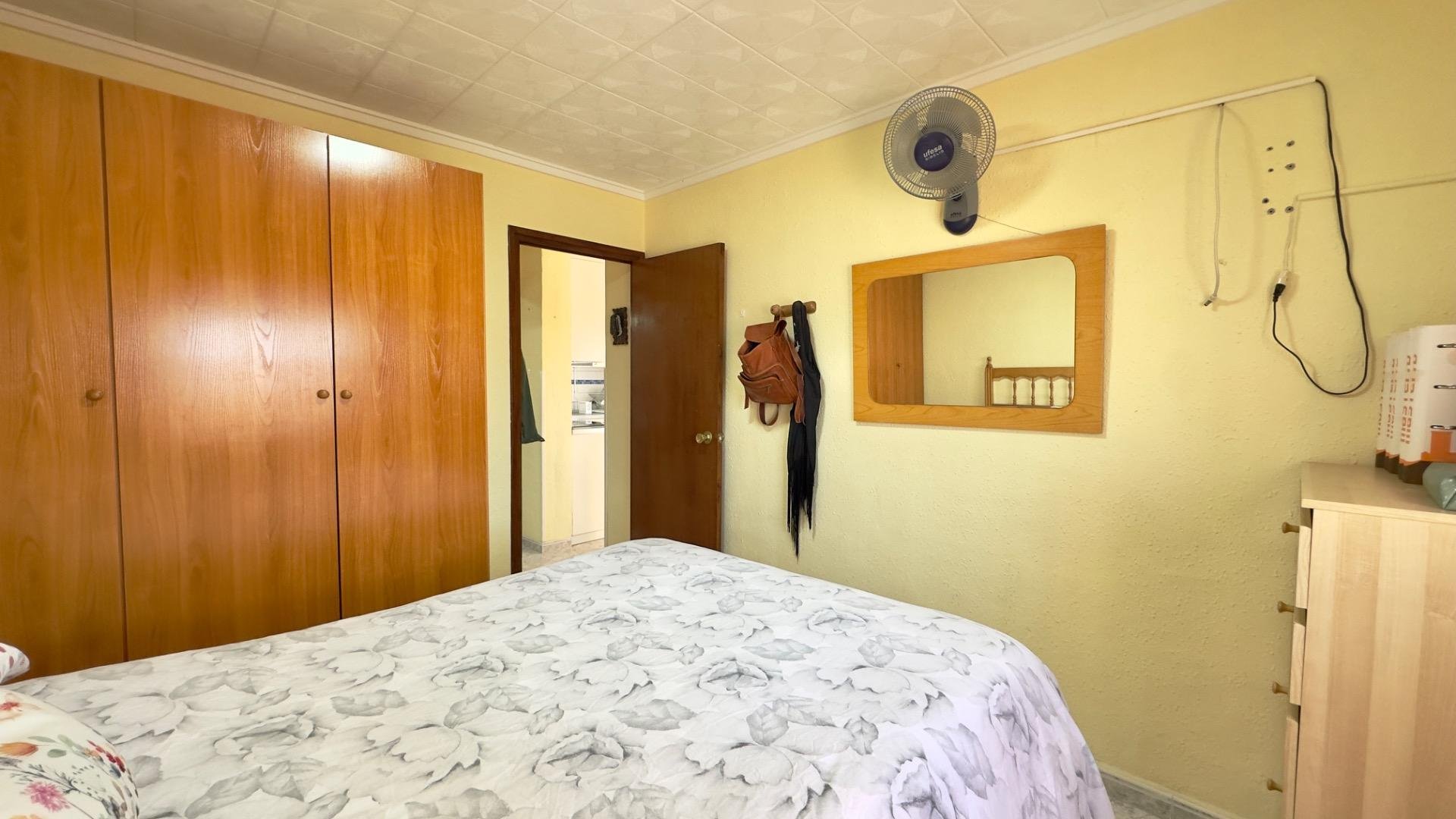 Bungalow in Torrevieja, Alicante, Spain 1 bedroom, 46 sq.m. No. 183043