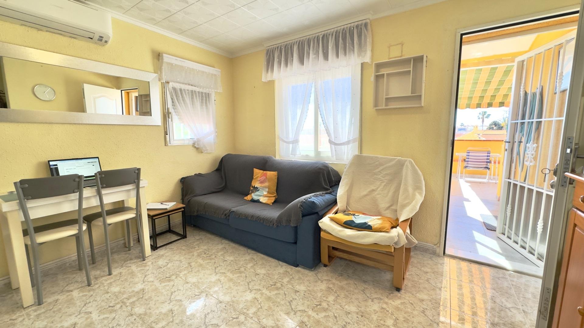 Bungalow in Torrevieja, Alicante, Spain 1 bedroom, 46 sq.m. No. 183043