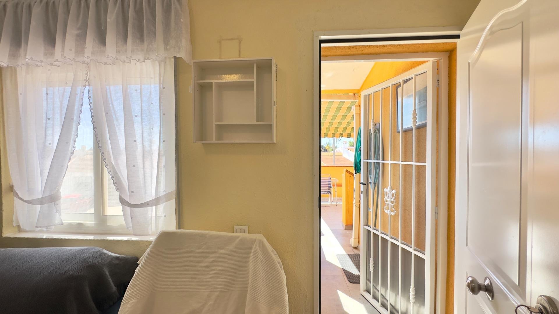 Bungalow in Torrevieja, Alicante, Spain 1 bedroom, 46 sq.m. No. 183043