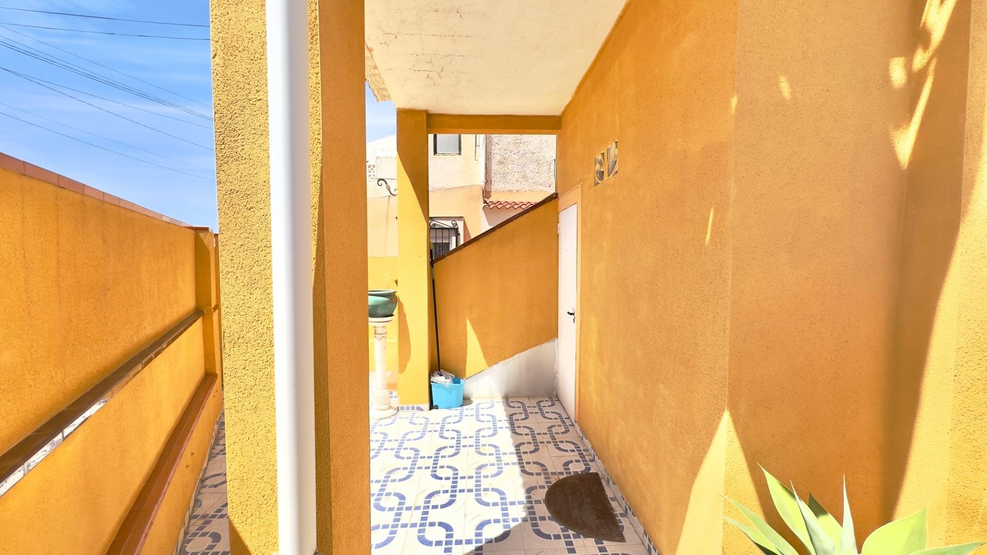 Bungalow in Torrevieja, Alicante, Spain 1 bedroom, 46 sq.m. No. 183043