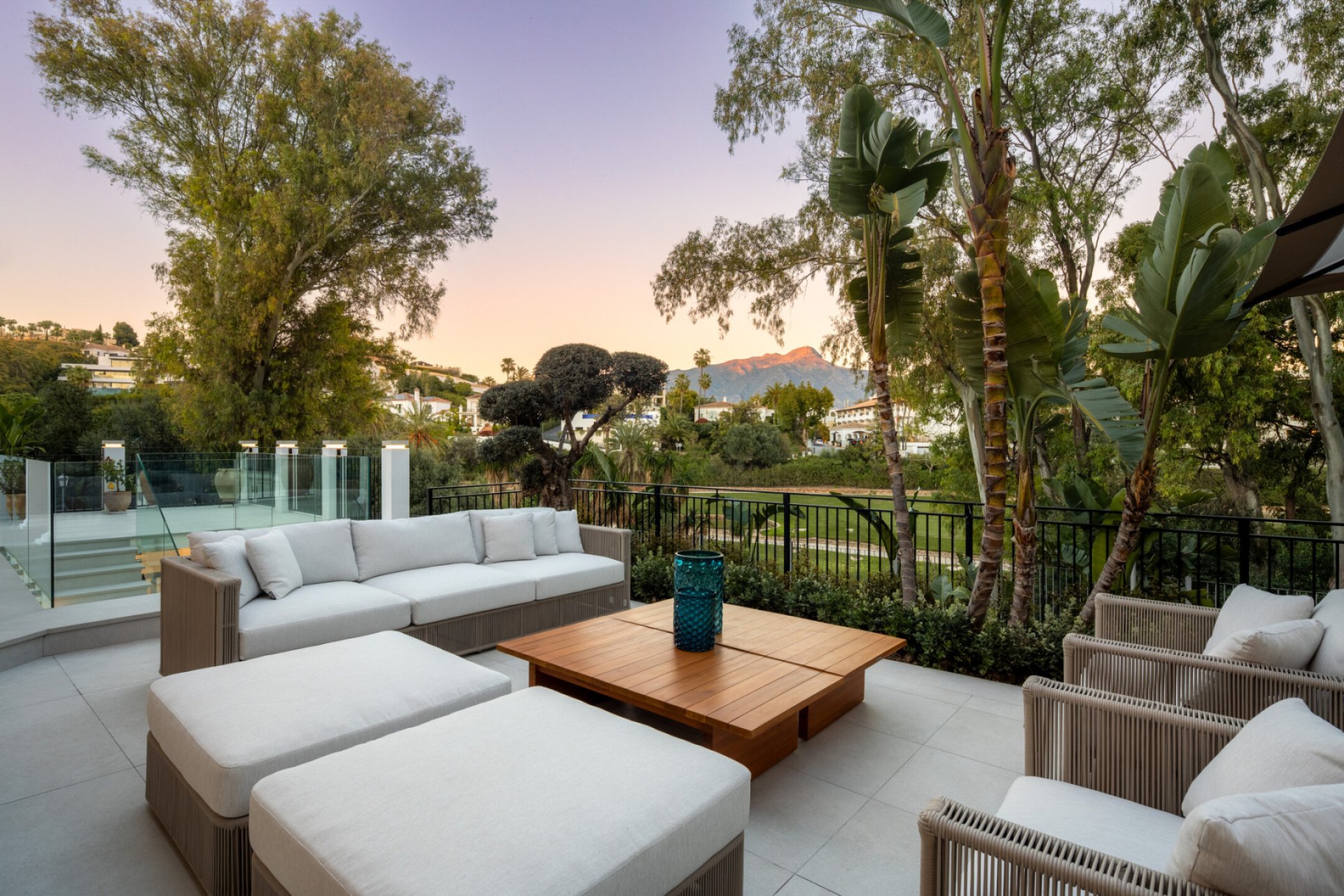 Villa a Benahavis, Malaga, Spagna 5 camere da letto, 492 mq. N° 136122