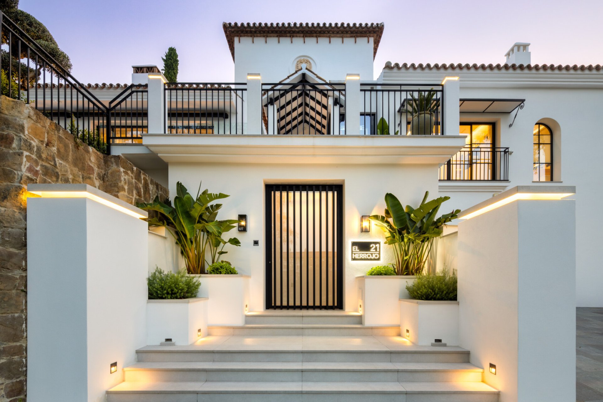 Villa a Benahavis, Malaga, Spagna 5 camere da letto, 492 mq. N° 136122