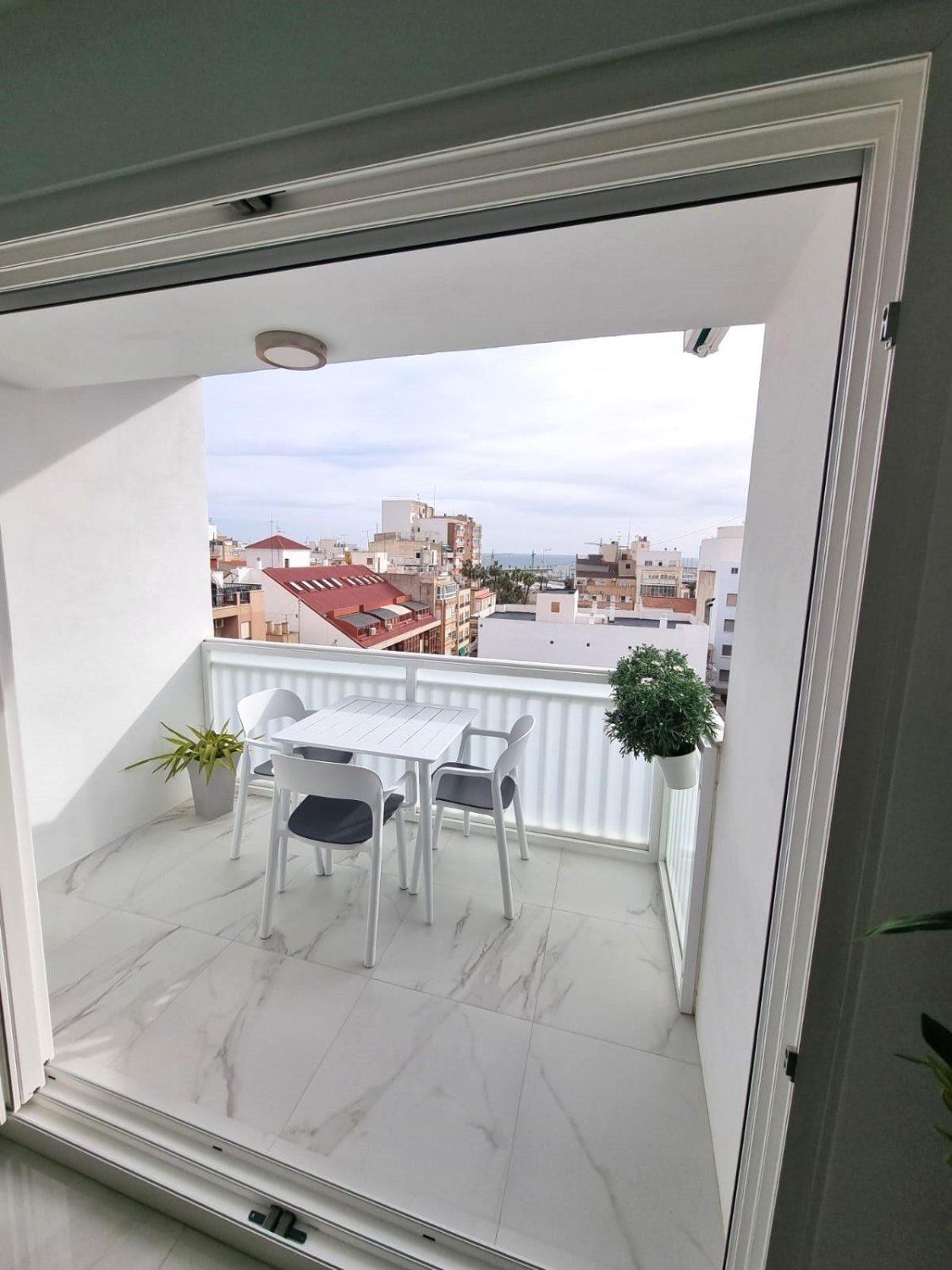 Wohnung in Torrevieja, Alicante, Spanien 2 Schlafzimmer, 89 m2 Nr. 144029