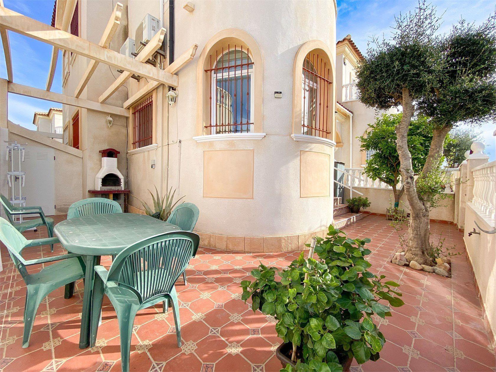 Casa a Torrevieja, Alicante, Spagna 3 camere da letto, 75 mq. N° 194440