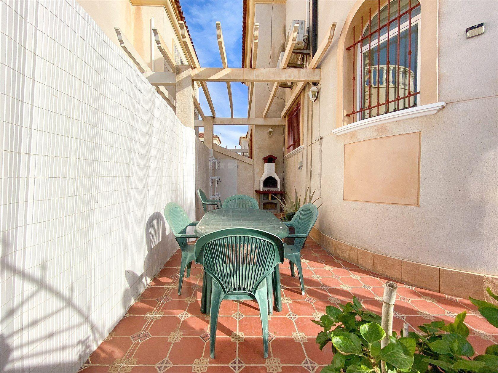 Casa a Torrevieja, Alicante, Spagna 3 camere da letto, 75 mq. N° 194440