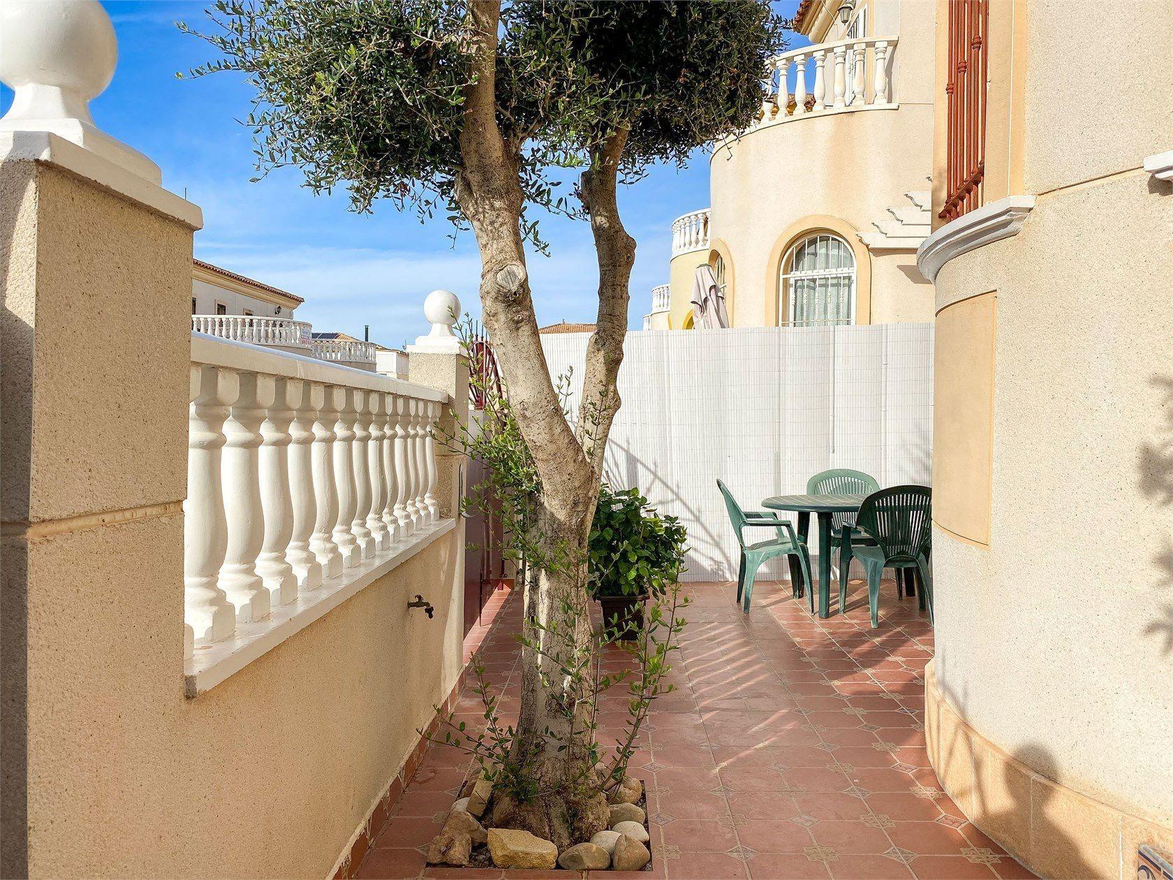 Casa a Torrevieja, Alicante, Spagna 3 camere da letto, 75 mq. N° 194440