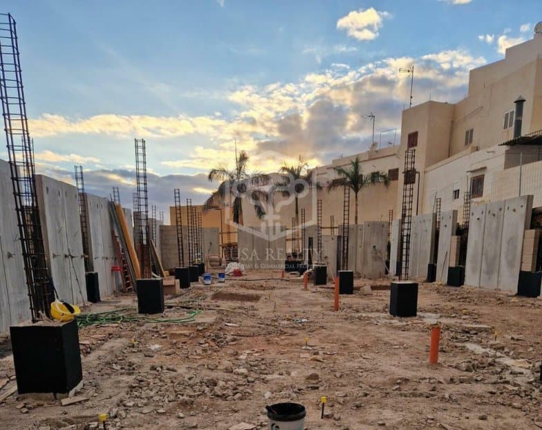 Proprietà commerciale a Adeje, Tenerife, Spagna 1300 mq. N° 181291