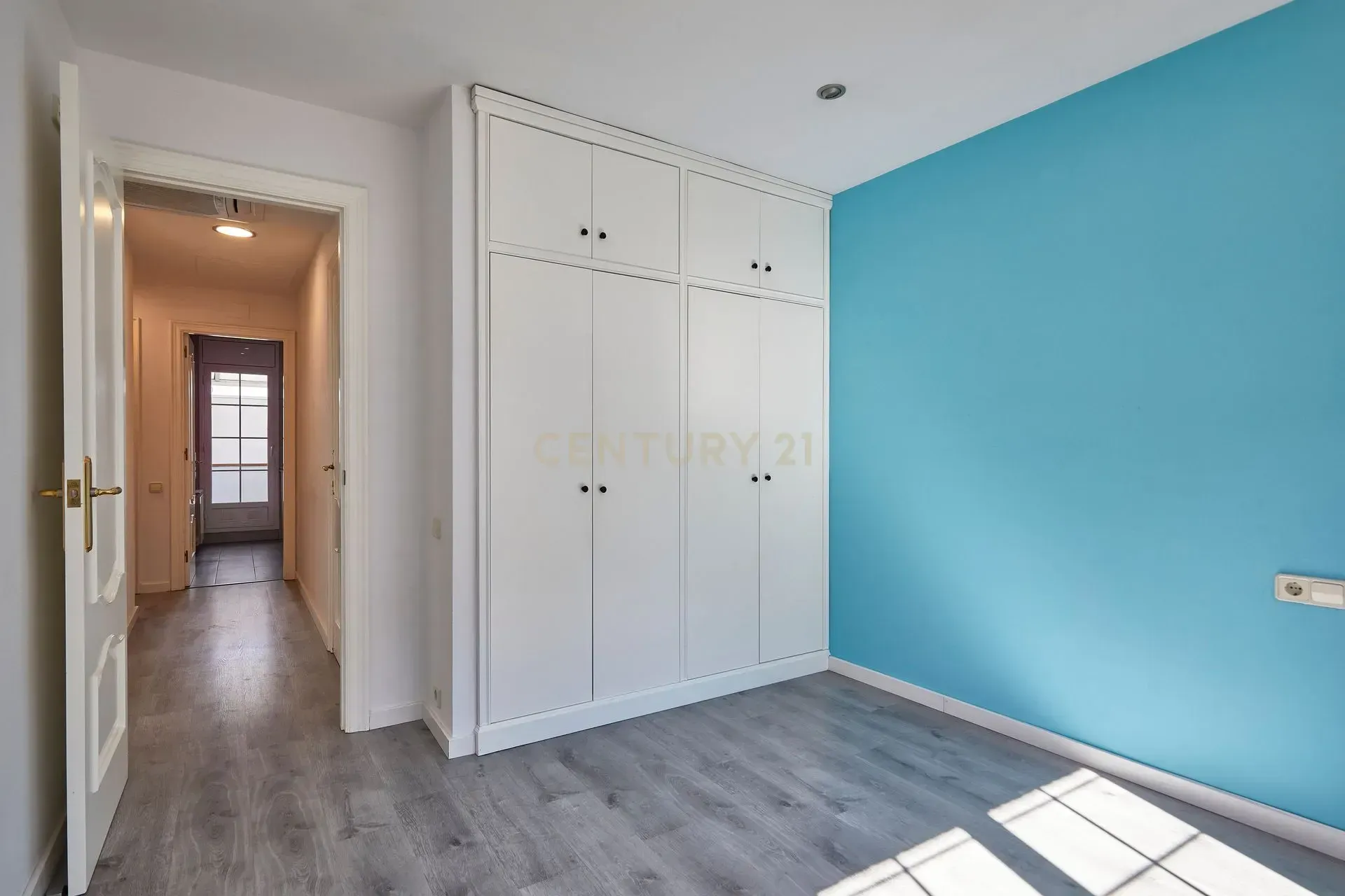 Talo Sabadell, Barcelona, Espanja 4 makuuhuonetta, 216 m2 No. 172018