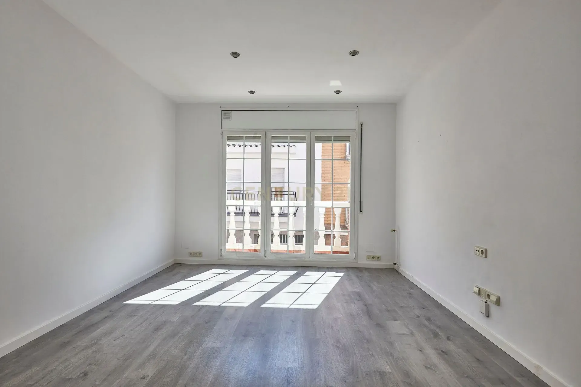 Talo Sabadell, Barcelona, Espanja 4 makuuhuonetta, 216 m2 No. 172018