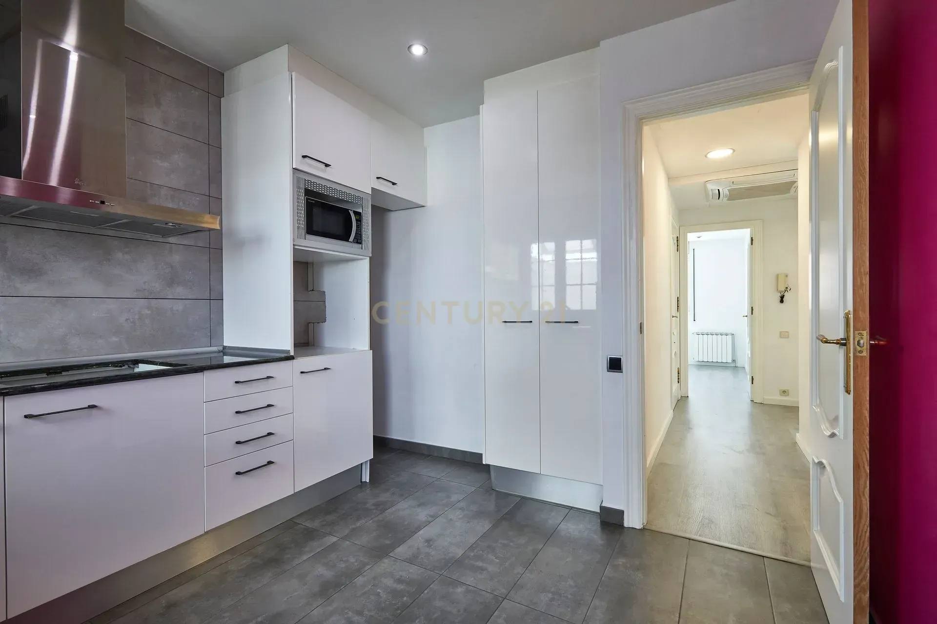 Talo Sabadell, Barcelona, Espanja 4 makuuhuonetta, 216 m2 No. 172018
