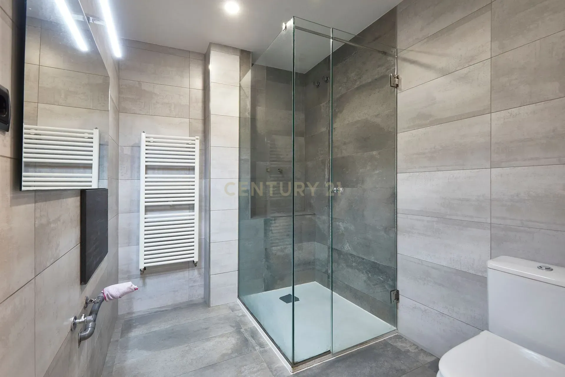 Talo Sabadell, Barcelona, Espanja 4 makuuhuonetta, 216 m2 No. 172018