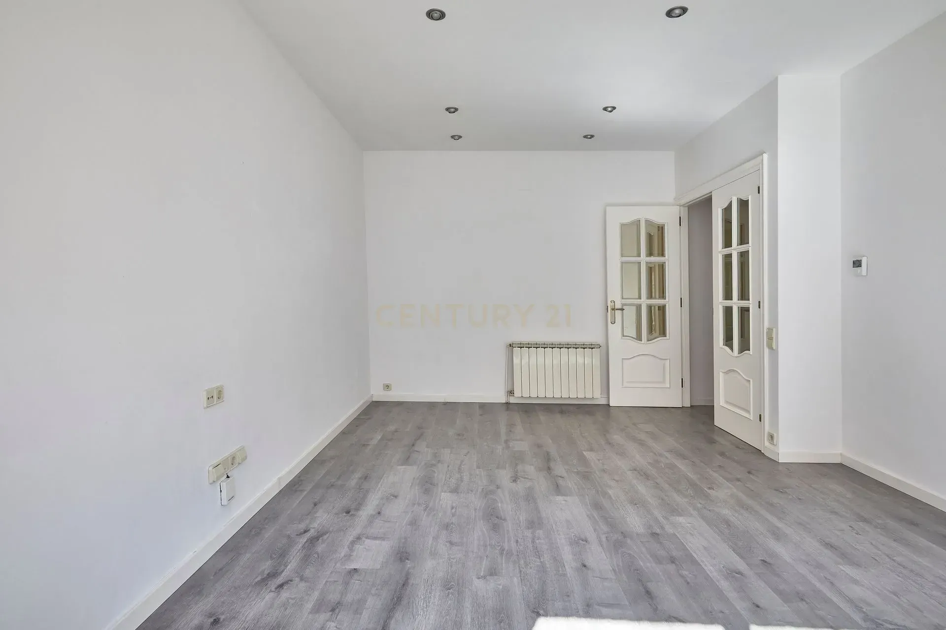 Talo Sabadell, Barcelona, Espanja 4 makuuhuonetta, 216 m2 No. 172018