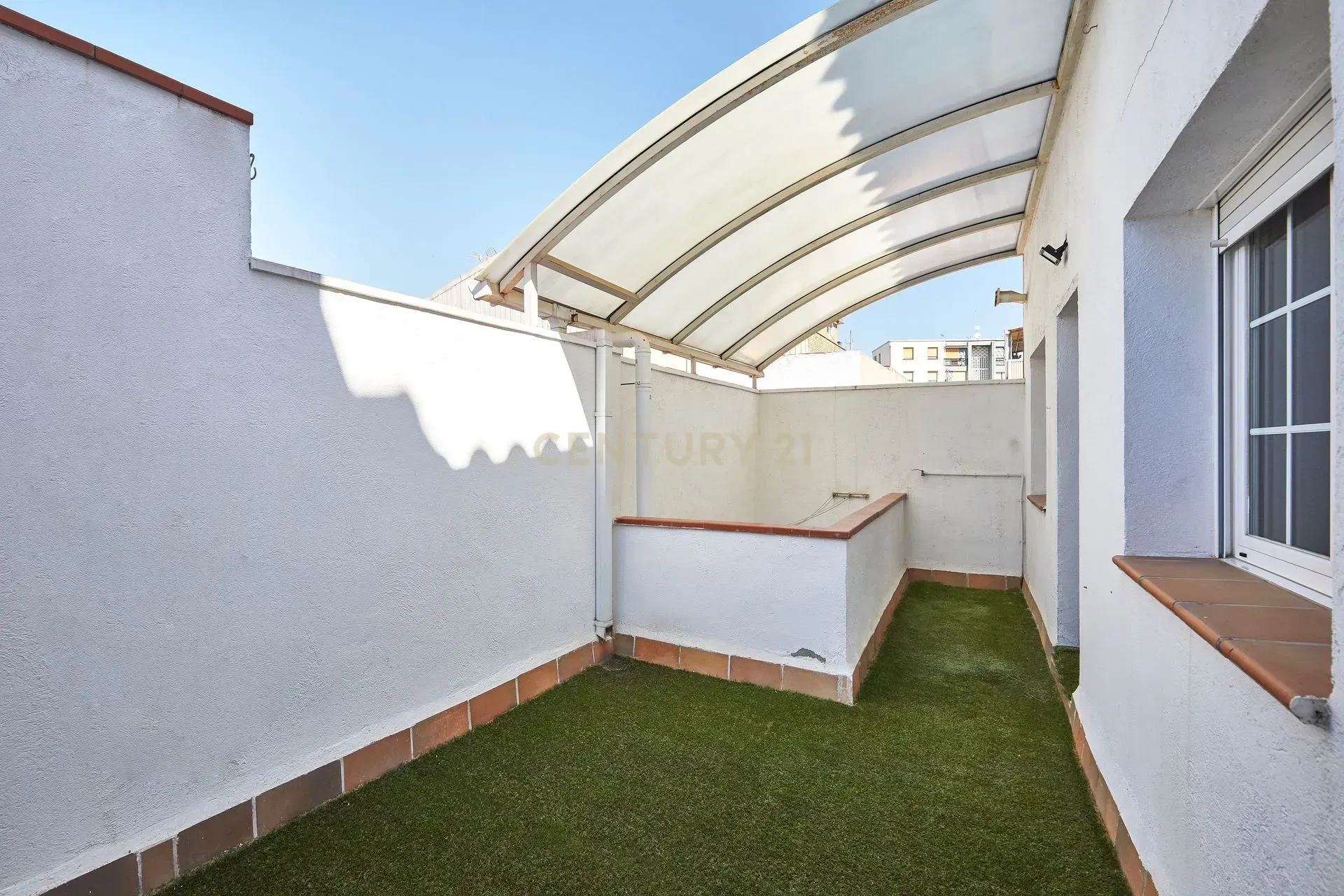 Talo Sabadell, Barcelona, Espanja 4 makuuhuonetta, 216 m2 No. 172018