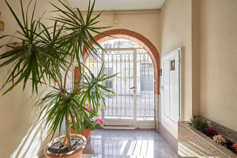 Māja Sabadell, Barcelona, Spānijā 4 istabas, 216 m2 Nr. 172018