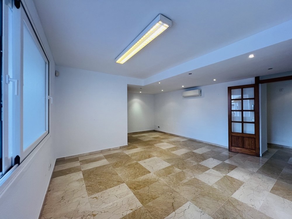Commercial property à Santa Ponsa, Mallorca, Espagne No. 139178