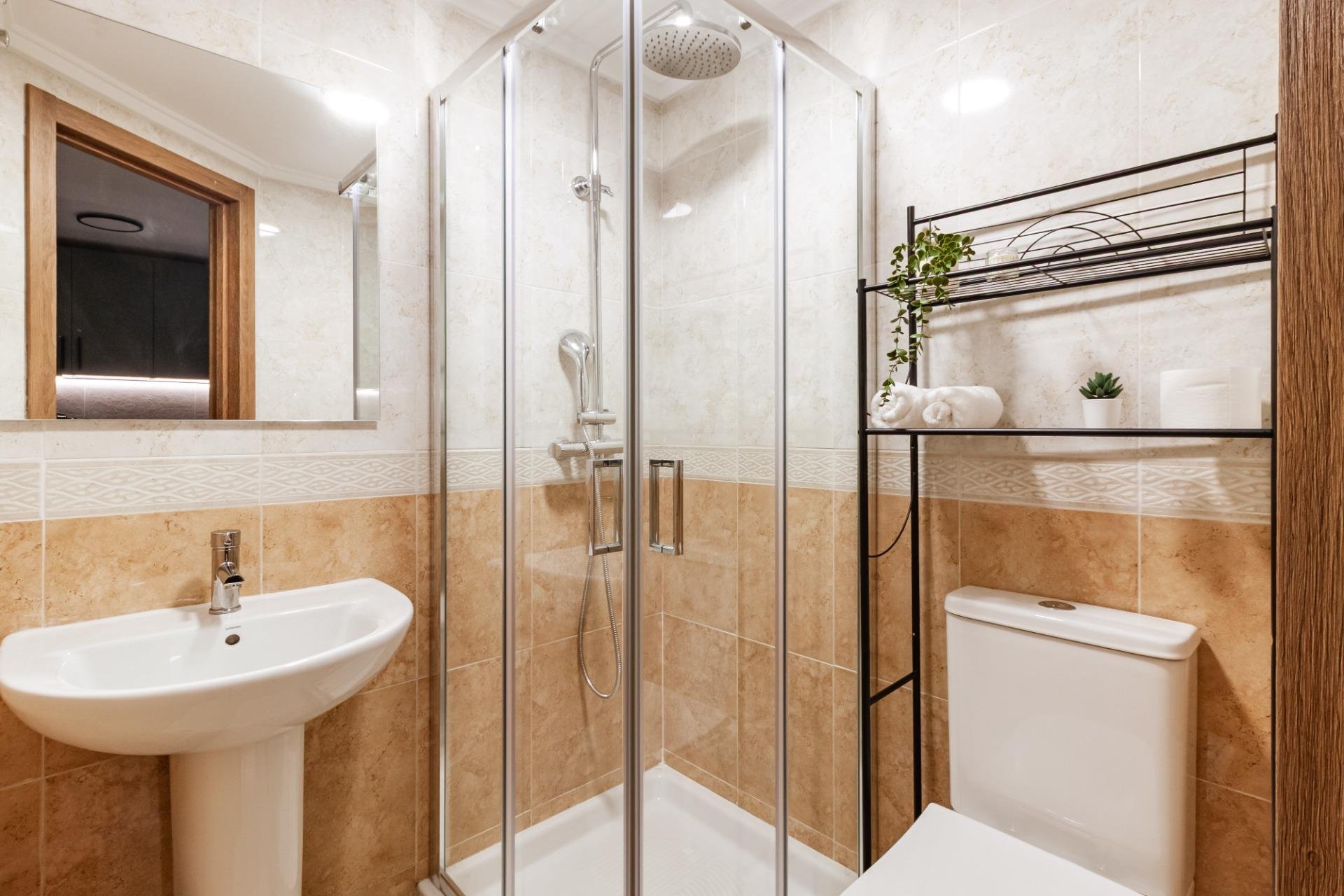 Apartment in Torrevieja, Alicante, Spain 3 bedrooms, 84 sq.m. No. 194255
