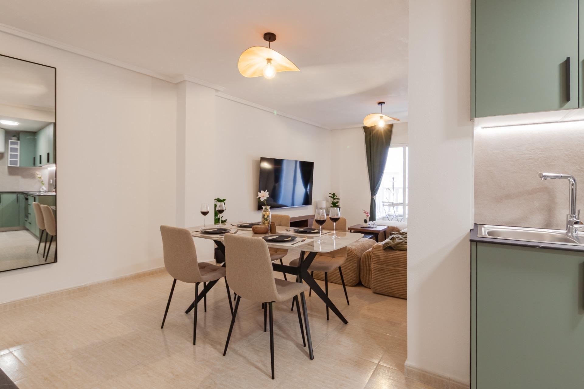 Apartment in Torrevieja, Alicante, Spain 3 bedrooms, 84 sq.m. No. 194255
