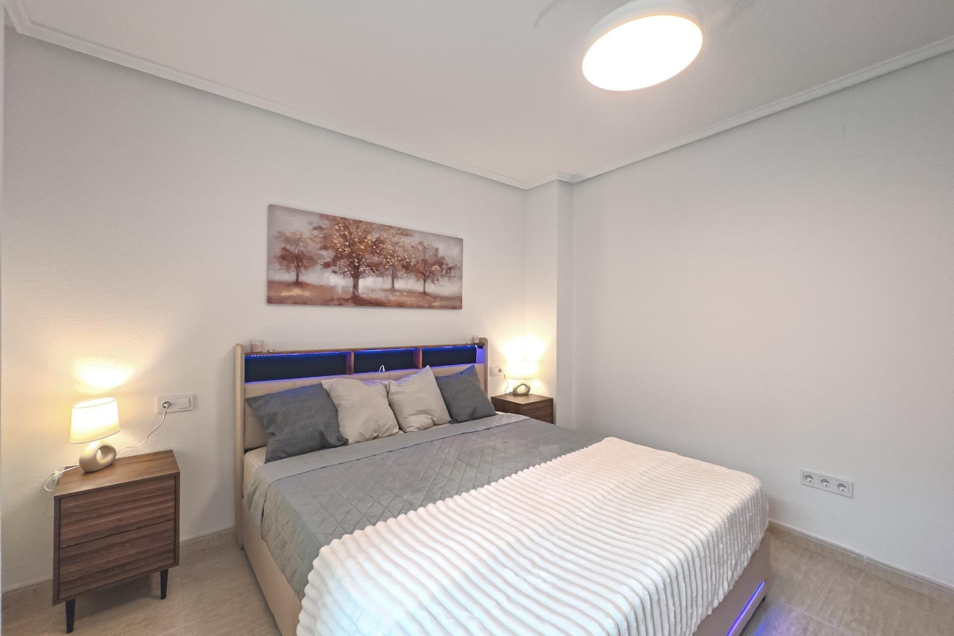 Apartment in Torrevieja, Alicante, Spain 3 bedrooms, 84 sq.m. No. 194255