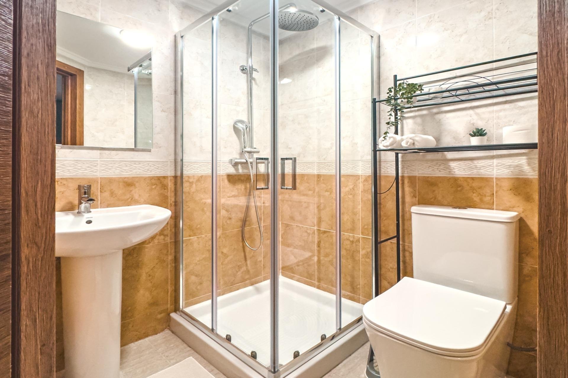 Apartment in Torrevieja, Alicante, Spain 3 bedrooms, 84 sq.m. No. 194255