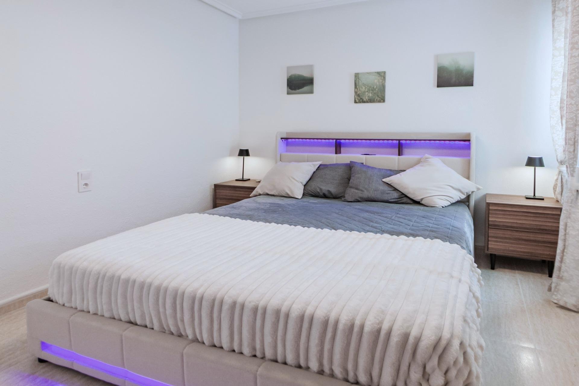 Apartment in Torrevieja, Alicante, Spain 3 bedrooms, 84 sq.m. No. 194255