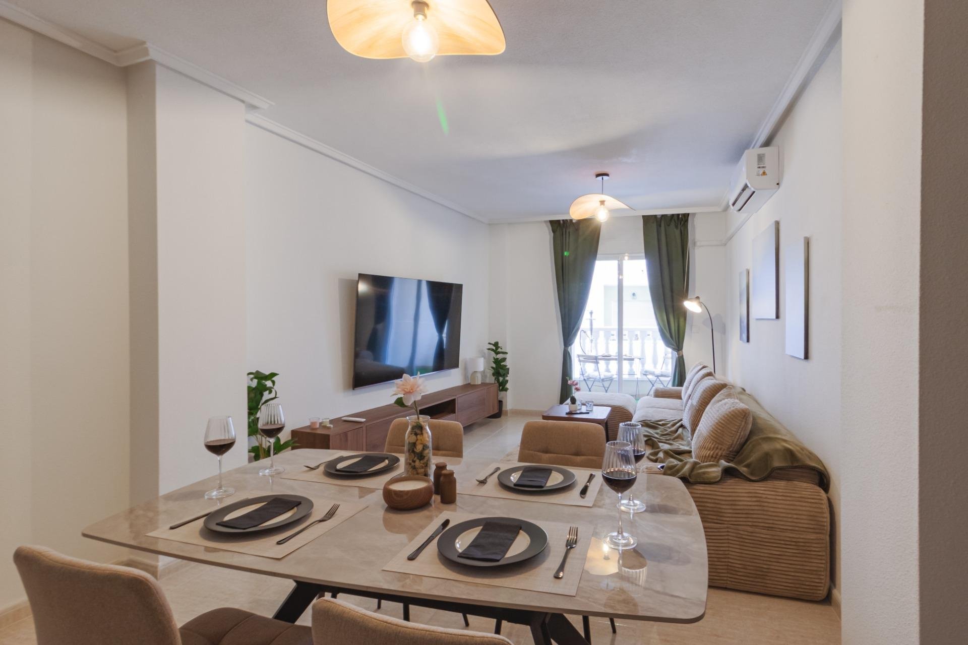 Apartment in Torrevieja, Alicante, Spain 3 bedrooms, 84 sq.m. No. 194255