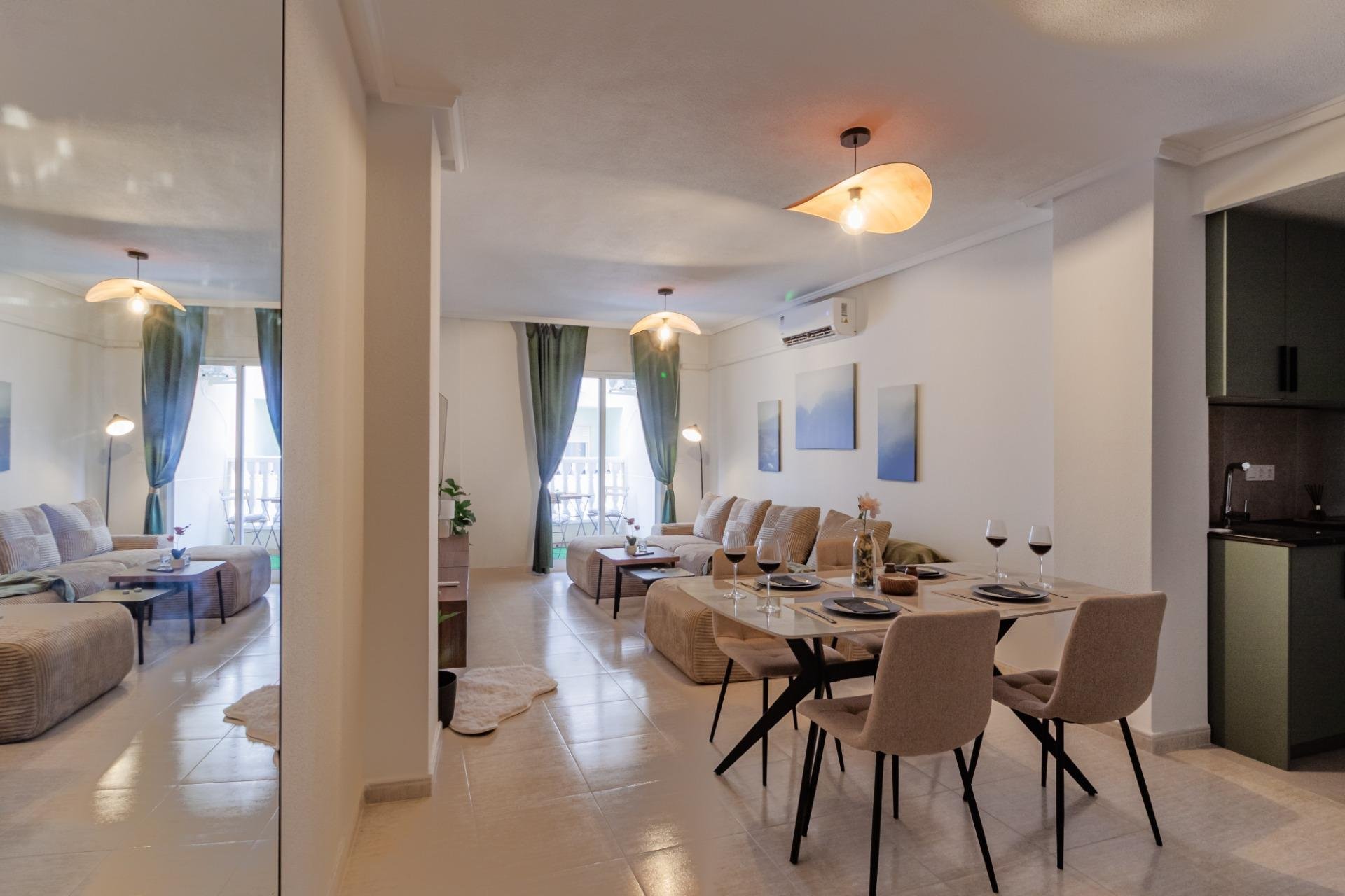 Apartment in Torrevieja, Alicante, Spain 3 bedrooms, 84 sq.m. No. 194255