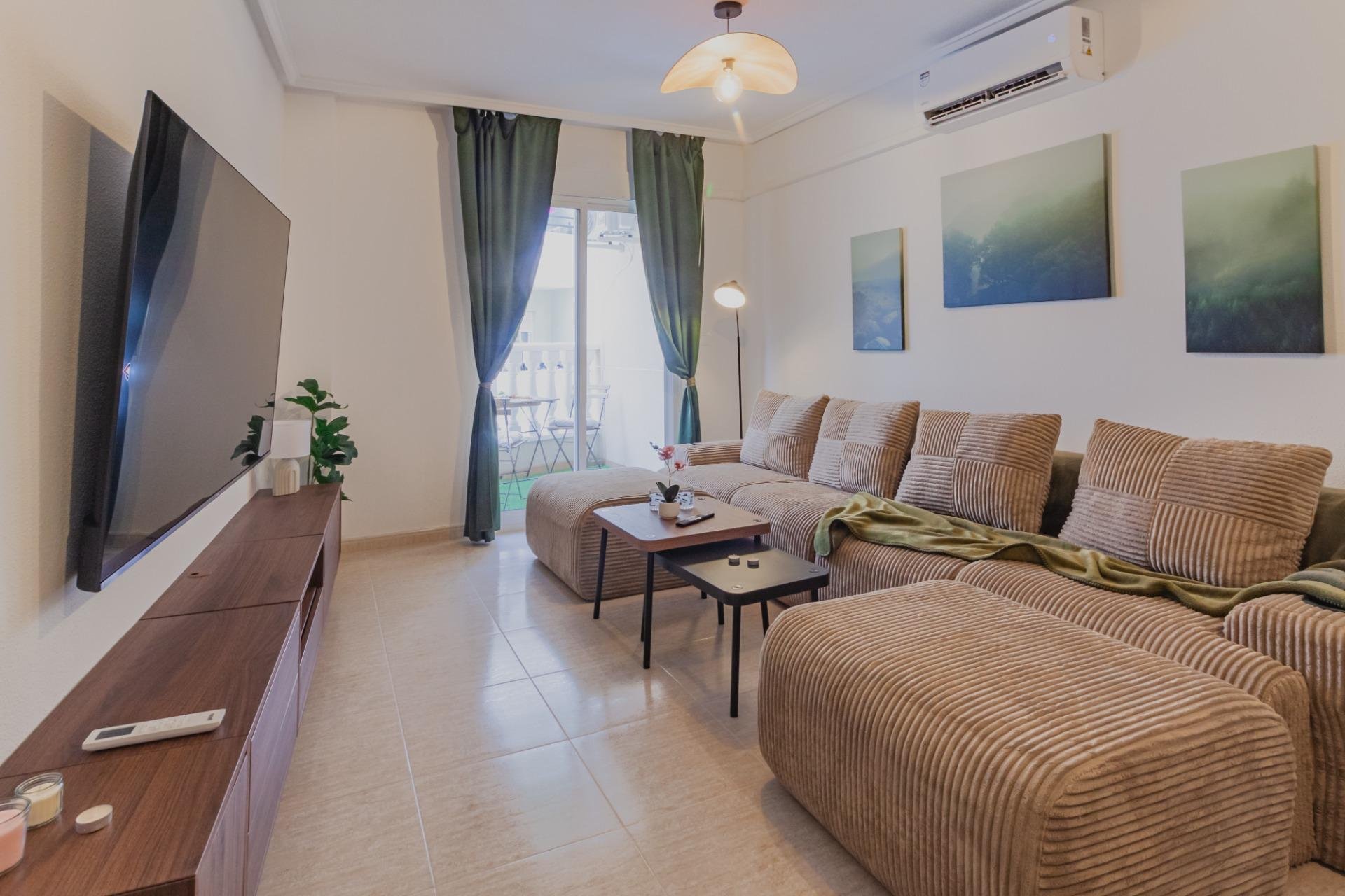 Apartment in Torrevieja, Alicante, Spain 3 bedrooms, 84 sq.m. No. 194255
