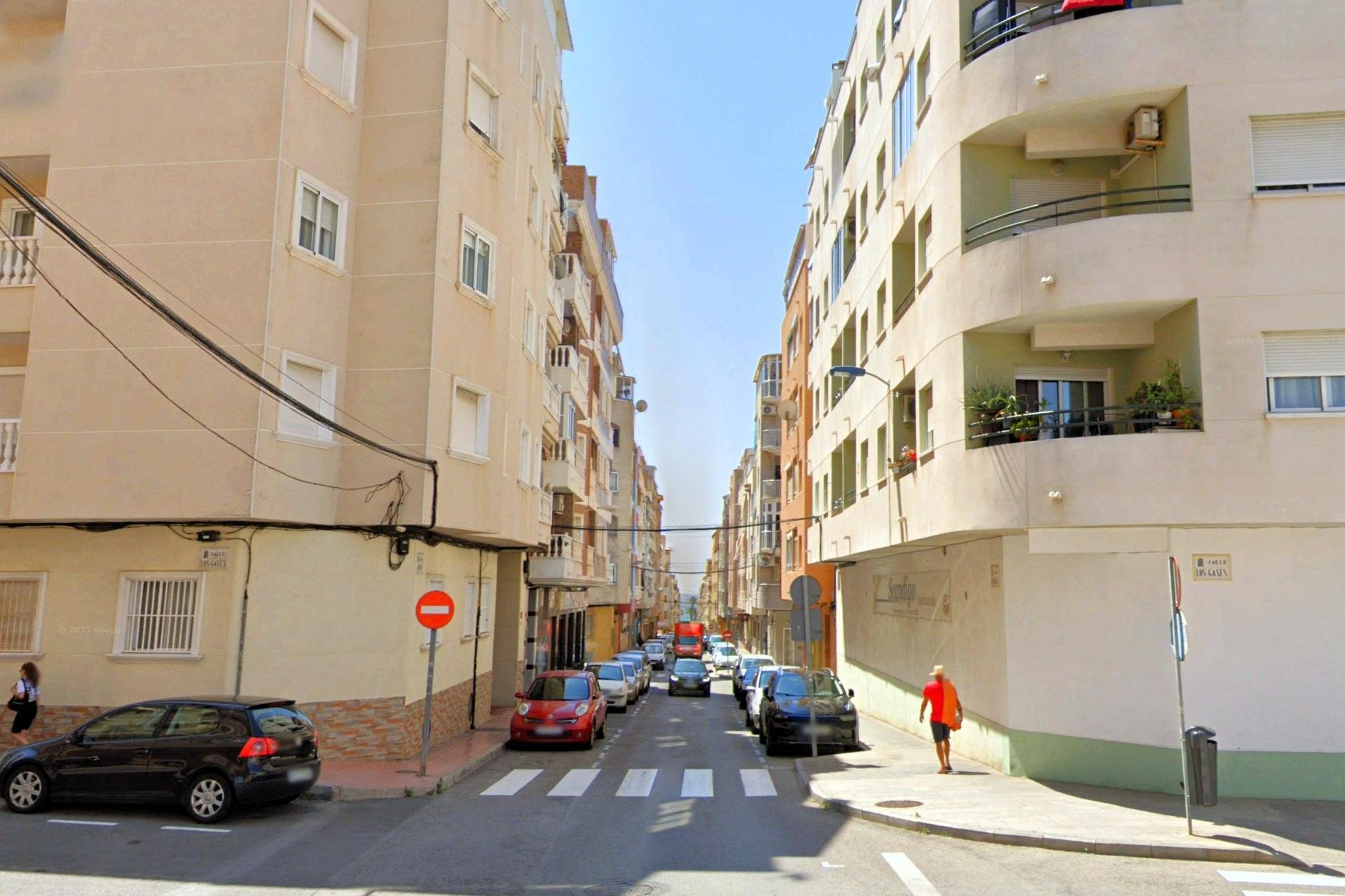 Apartment in Torrevieja, Alicante, Spain 3 bedrooms, 84 sq.m. No. 194255