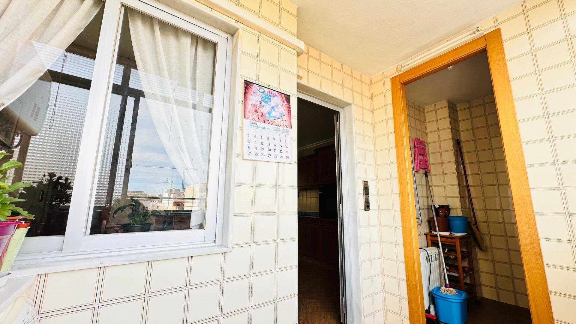 Apartment in Torrevieja, Alicante, Spain 3 bedrooms, 145 sq.m. No. 194260