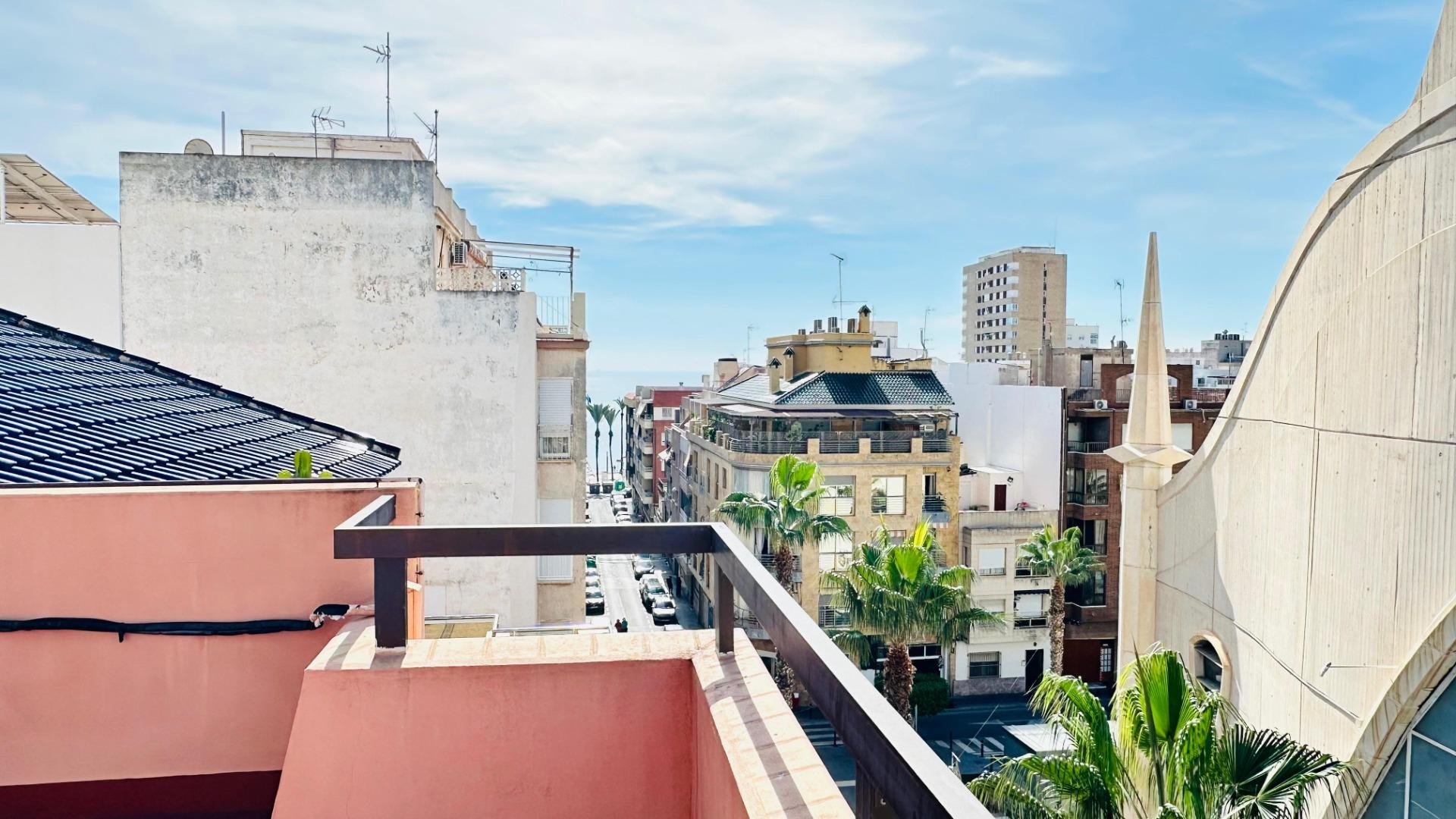 Apartment in Torrevieja, Alicante, Spain 3 bedrooms, 145 sq.m. No. 194260