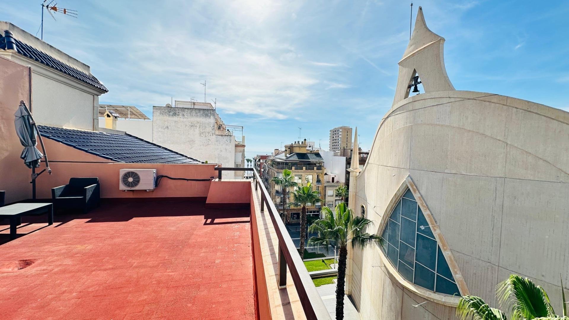 Apartment in Torrevieja, Alicante, Spain 3 bedrooms, 145 sq.m. No. 194260