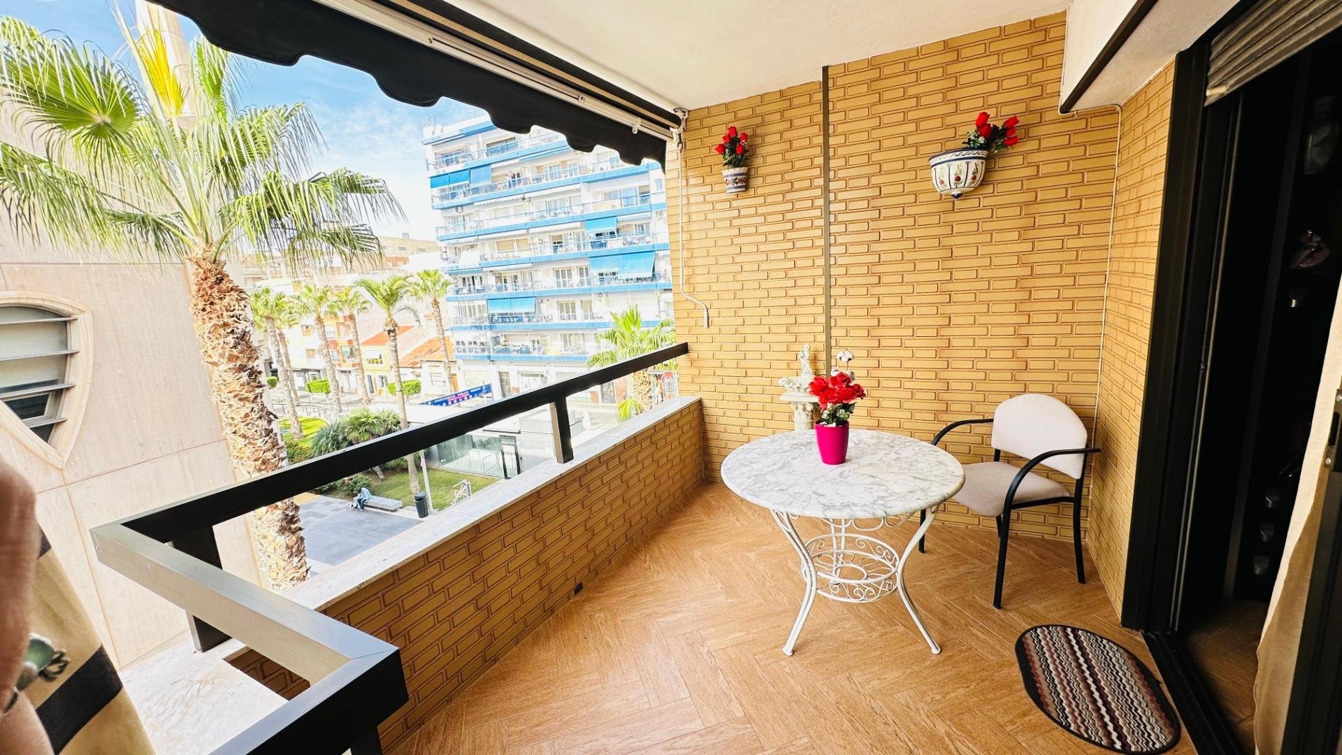 Apartment in Torrevieja, Alicante, Spain 3 bedrooms, 145 sq.m. No. 194260