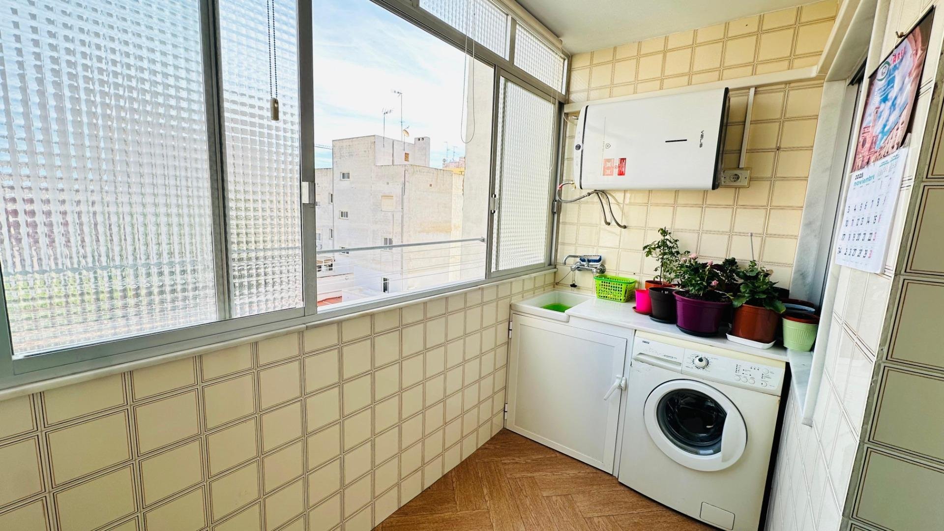 Apartment in Torrevieja, Alicante, Spain 3 bedrooms, 145 sq.m. No. 194260