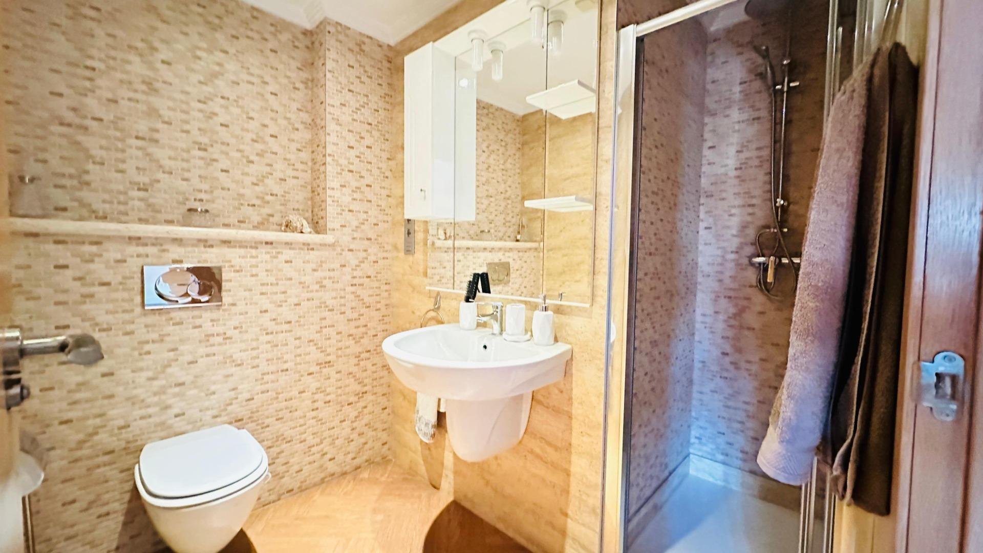 Apartment in Torrevieja, Alicante, Spain 3 bedrooms, 145 sq.m. No. 194260