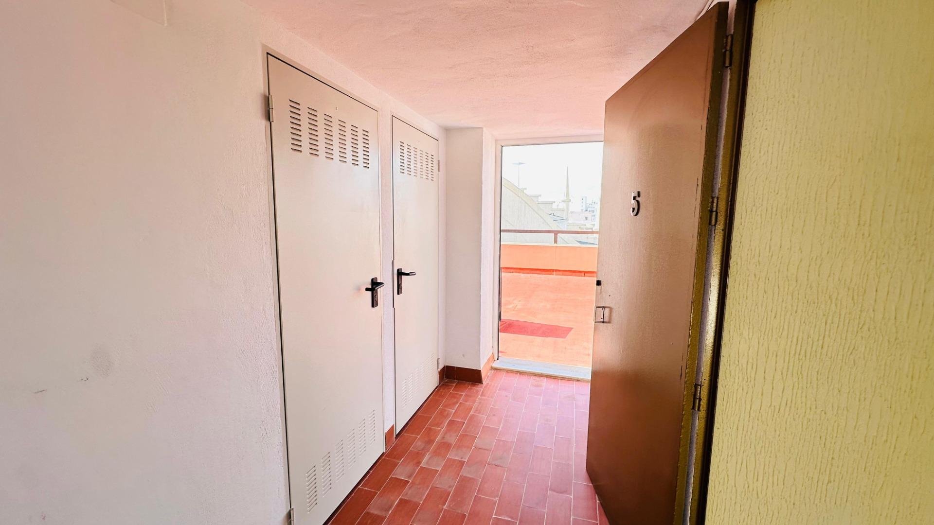 Apartment in Torrevieja, Alicante, Spain 3 bedrooms, 145 sq.m. No. 194260