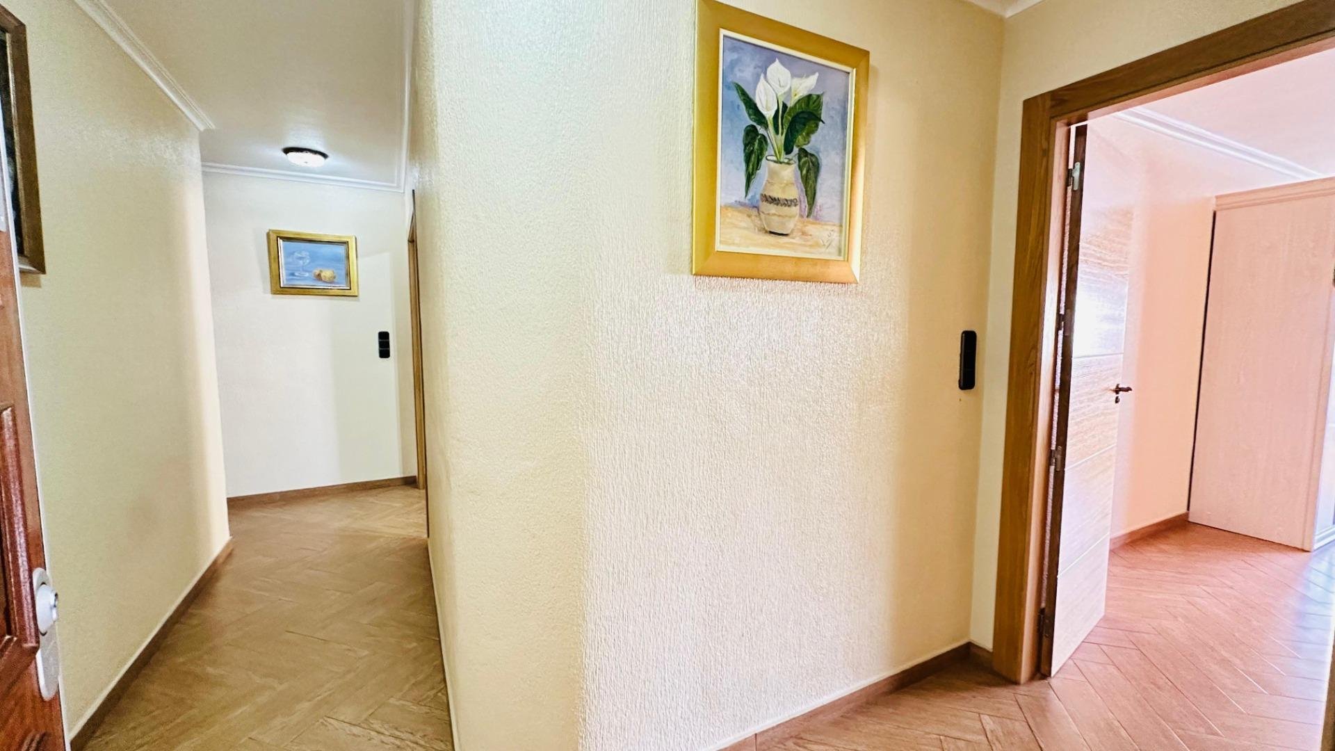 Apartment in Torrevieja, Alicante, Spain 3 bedrooms, 145 sq.m. No. 194260