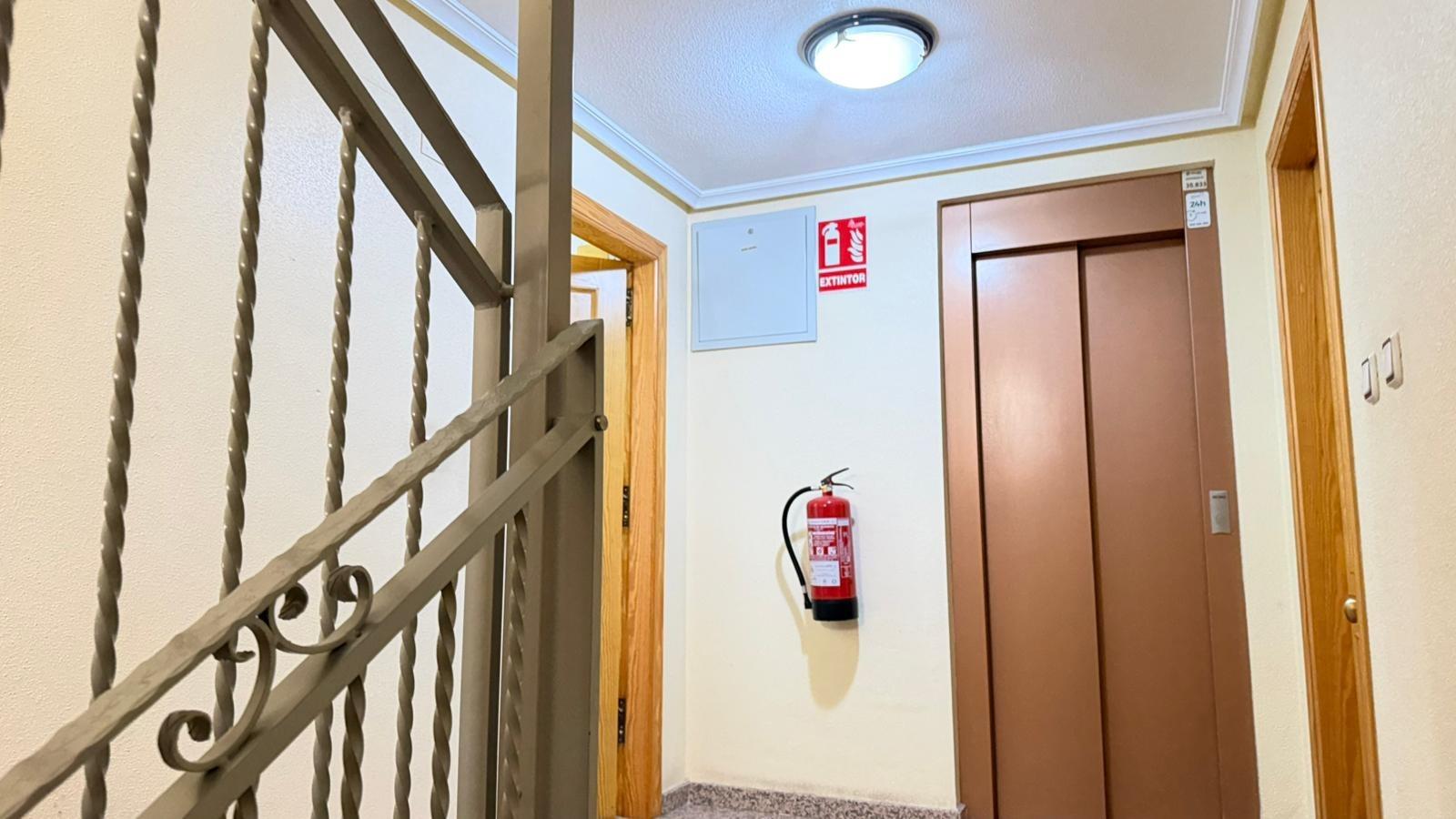 Квартира в Бенихофар, Аликанте, Испания 3 спальни, 120м2 №194261